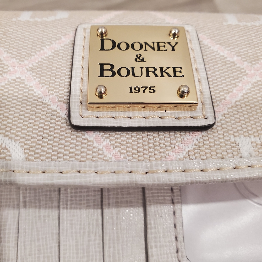 NWT Dooney & Bourke Continental Clutch Wallet - Picture 6 of 6